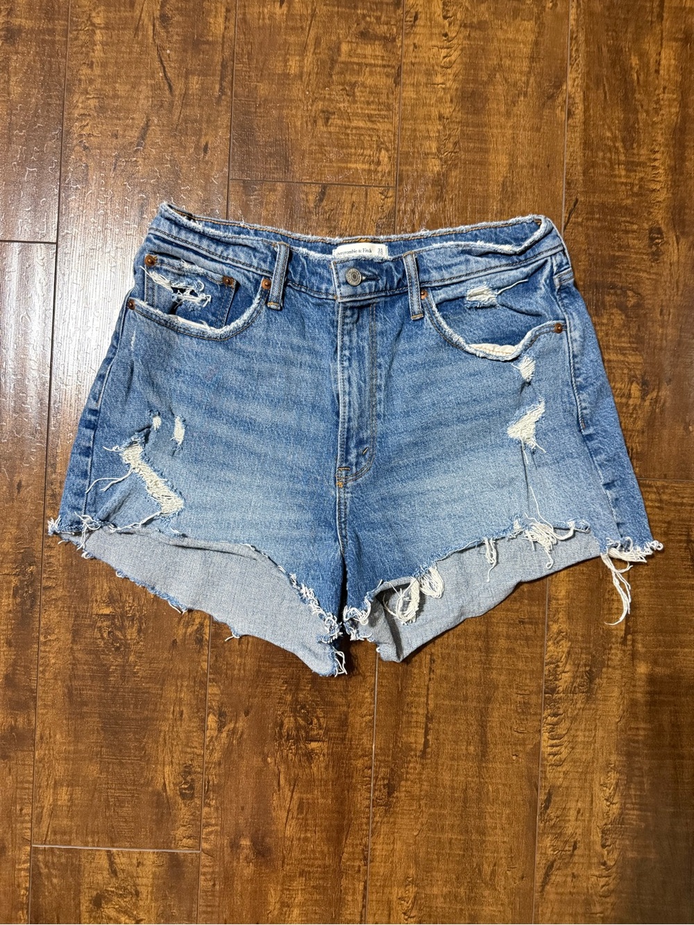 Abercrombie The Mom Short High Rise Distressed Blue Denim Women’s Shorts